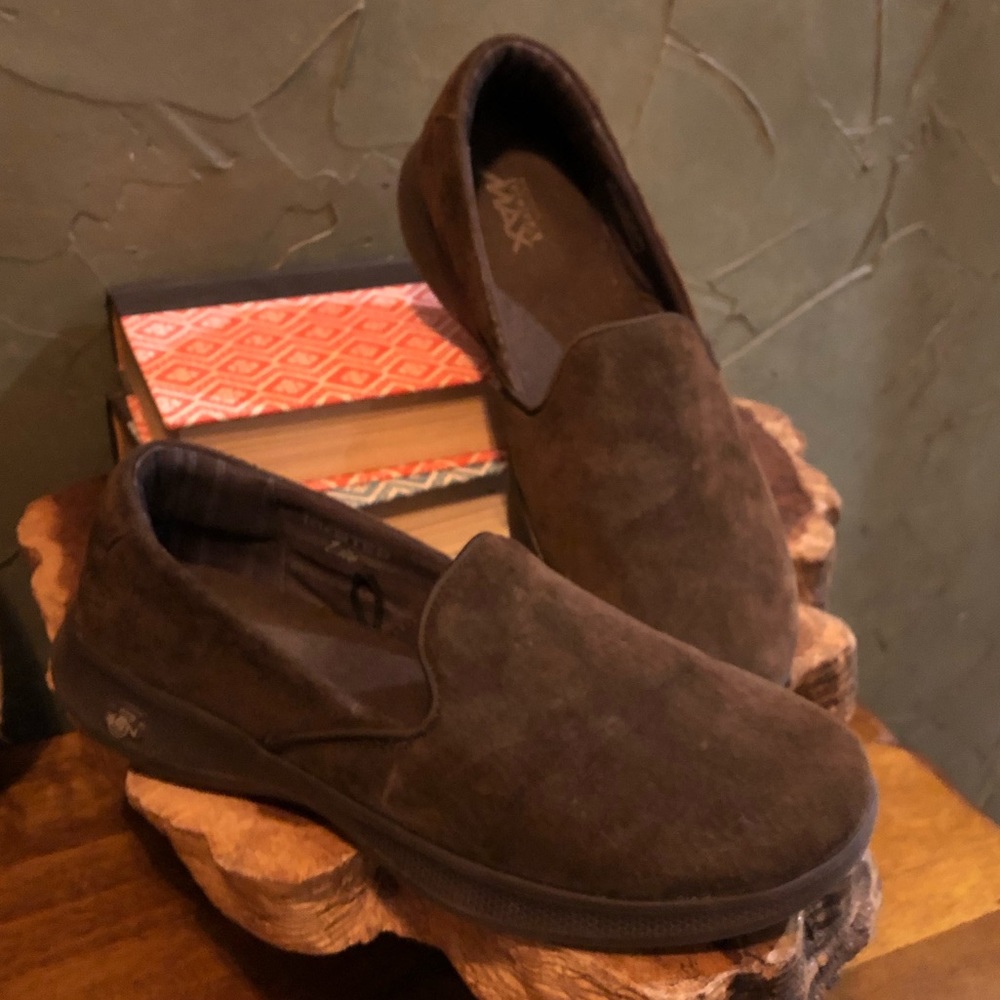 Skechers suede leather shoes